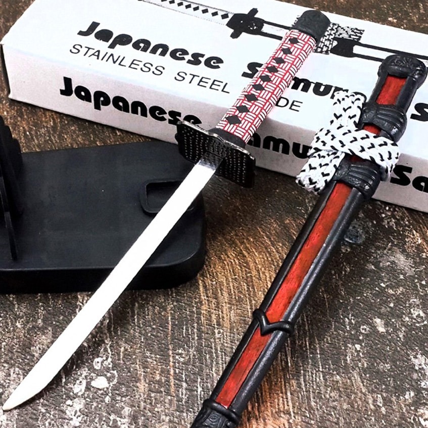 Assassinate your mail with the Elektra mini Sai sword letter opener - Hero  Outdoors