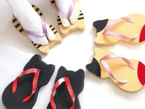 Nyarageta Cat Geta Sandals