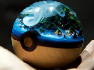 Pokemon Wood & Resin Pokeball