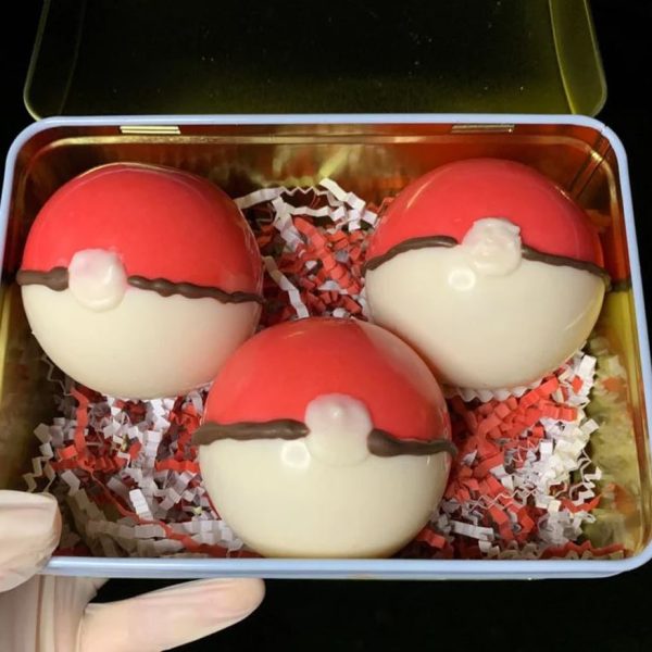 Pokemon Pokeball Hot Chocolate Bomb